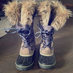 Sorel Joan of Artic snow boot- like new